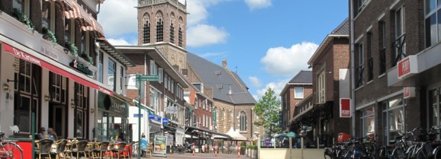 Doetinchem,_Sint_Catharinakerk_RM13084_in_straatzicht_foto7_2012-07-22_14.54